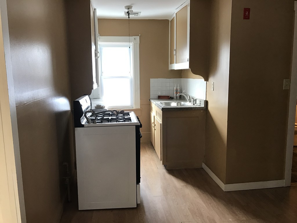 18-20 Silver Street Springfield, MA 01107 - Photo 12 of 18 Gallery Image 12