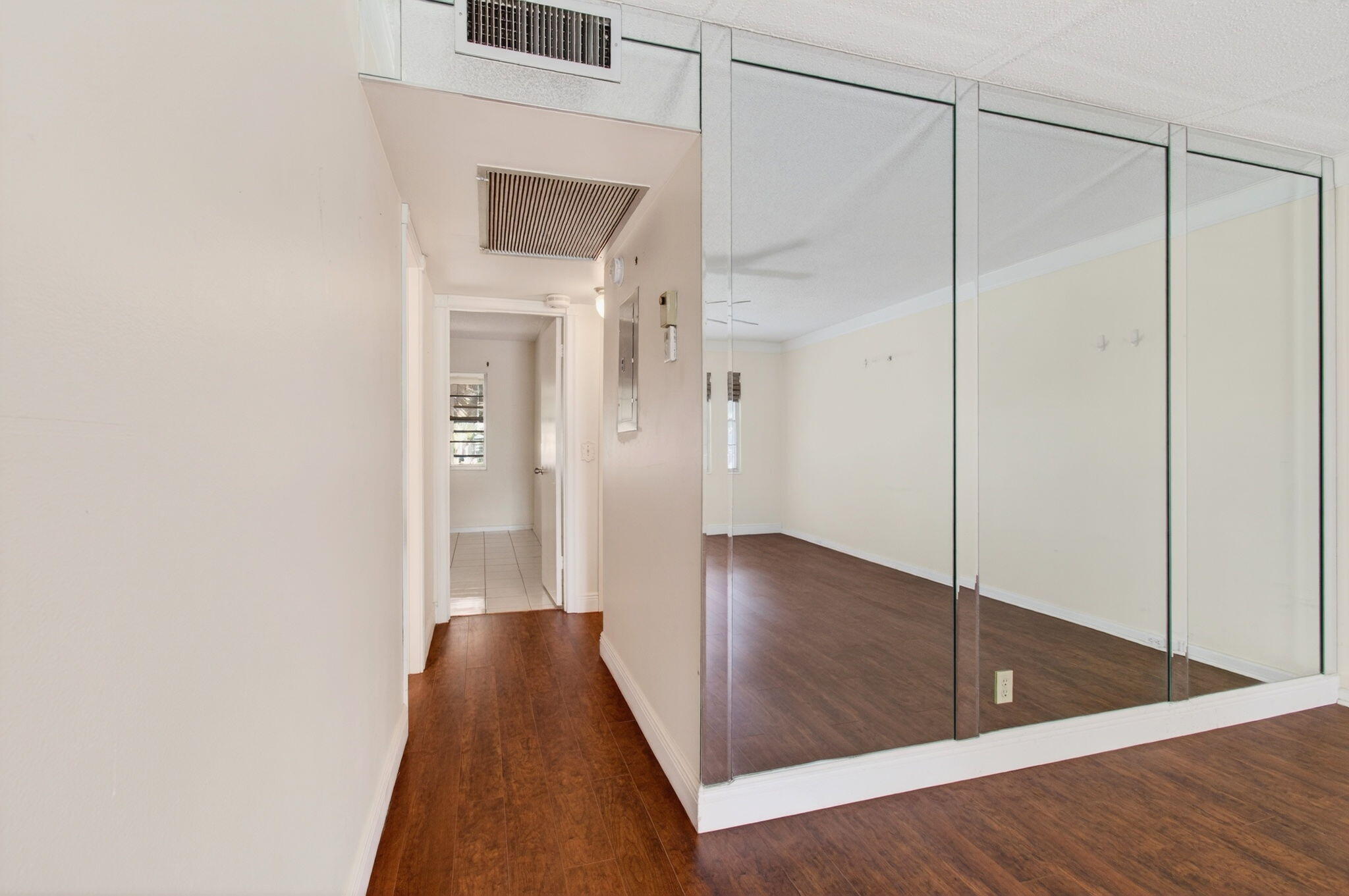 263 Ventnor R Deerfield Beach, FL 33442 - Photo 11 of 107 11