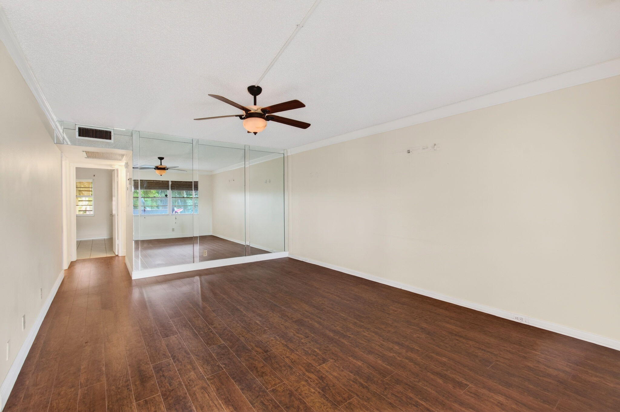 263 Ventnor R Deerfield Beach, FL 33442 - Photo 10 of 107 10