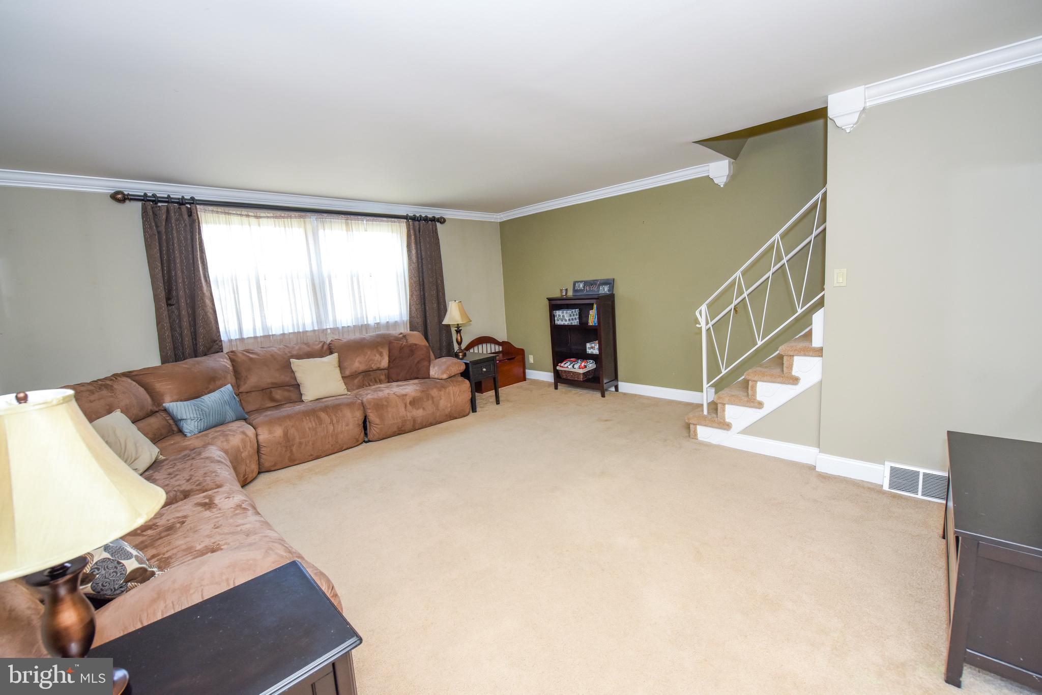 11862 Sewell Road Philadelphia, PA 19116 - Photo 3 of 27