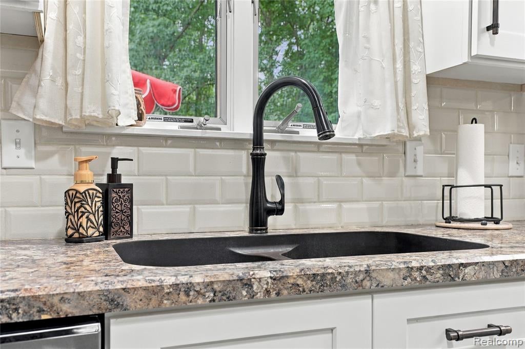 10131 Sharp Road Swartz Creek, MI 48473 - Photo 12 of 50 Gallery Image 12