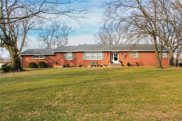 $489,000 | 543 East Park Road, Garnett, KS 66032