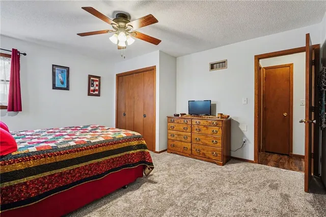 $489,000 | 543 East Park Road, Garnett, KS 66032