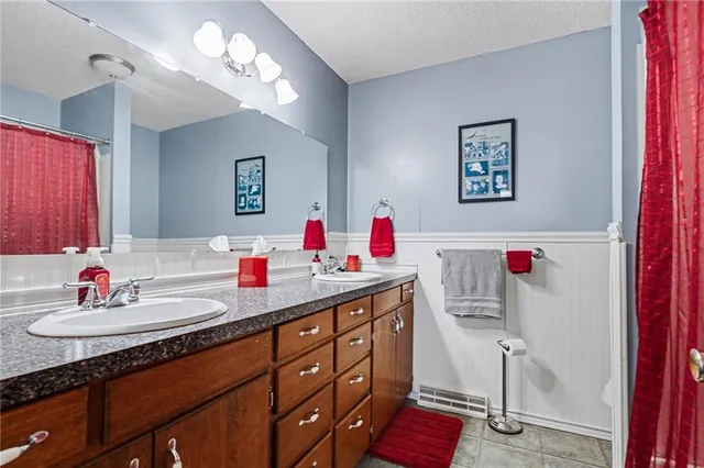 $489,000 | 543 East Park Road, Garnett, KS 66032