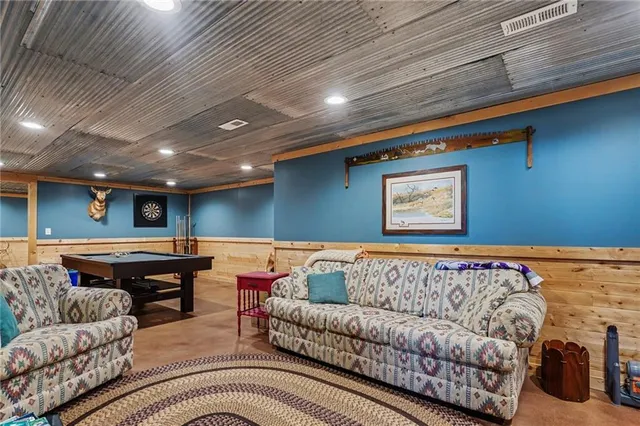 $489,000 | 543 East Park Road, Garnett, KS 66032