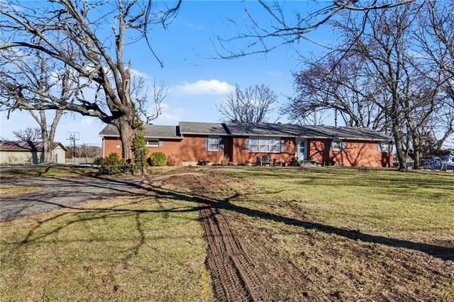 $489,000 | 543 East Park Road, Garnett, KS 66032
