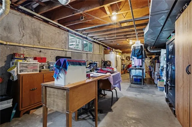 $489,000 | 543 East Park Road, Garnett, KS 66032