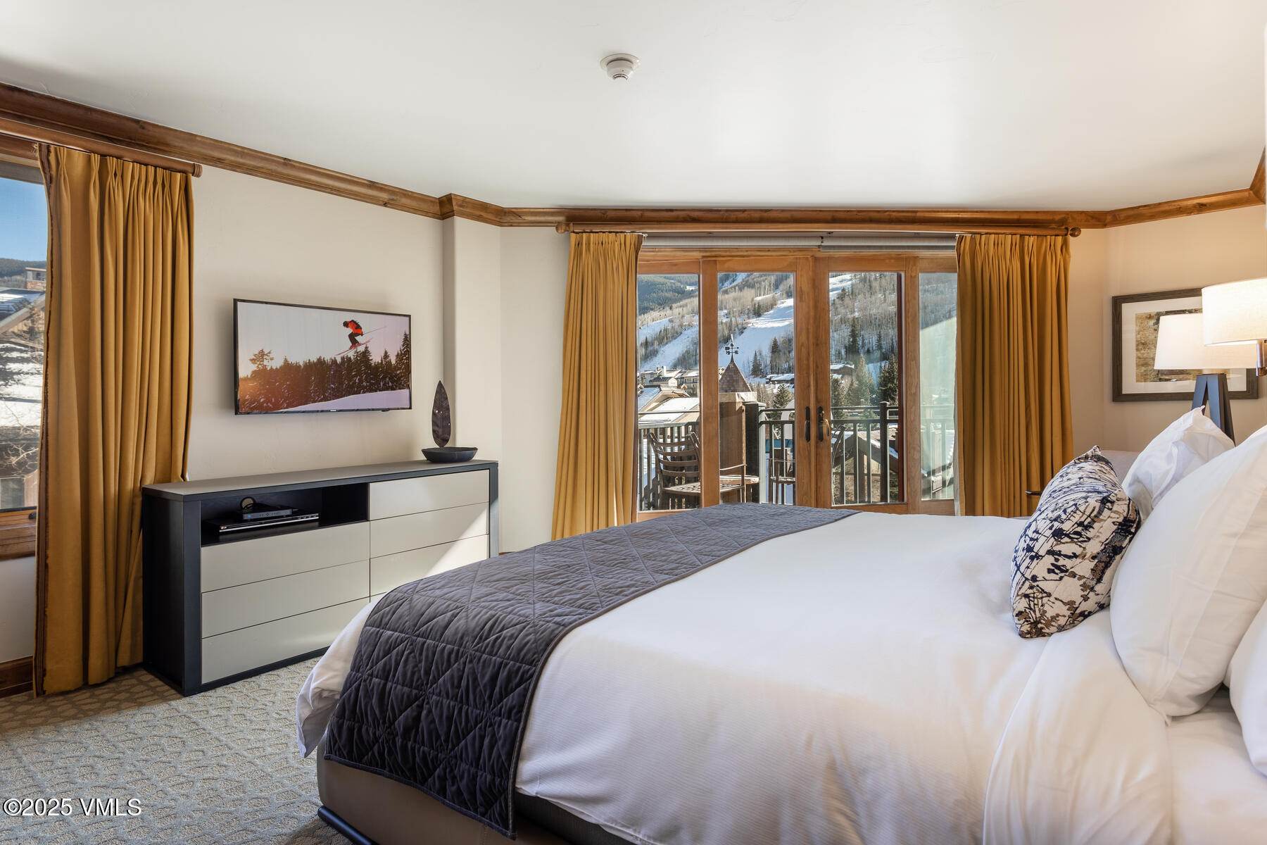 16 Vail Road, Unit 318A/B Vail, CO 81657 - Photo 5 of 10 16 Vail Rd-010-025-Bedroom-MLS_Size