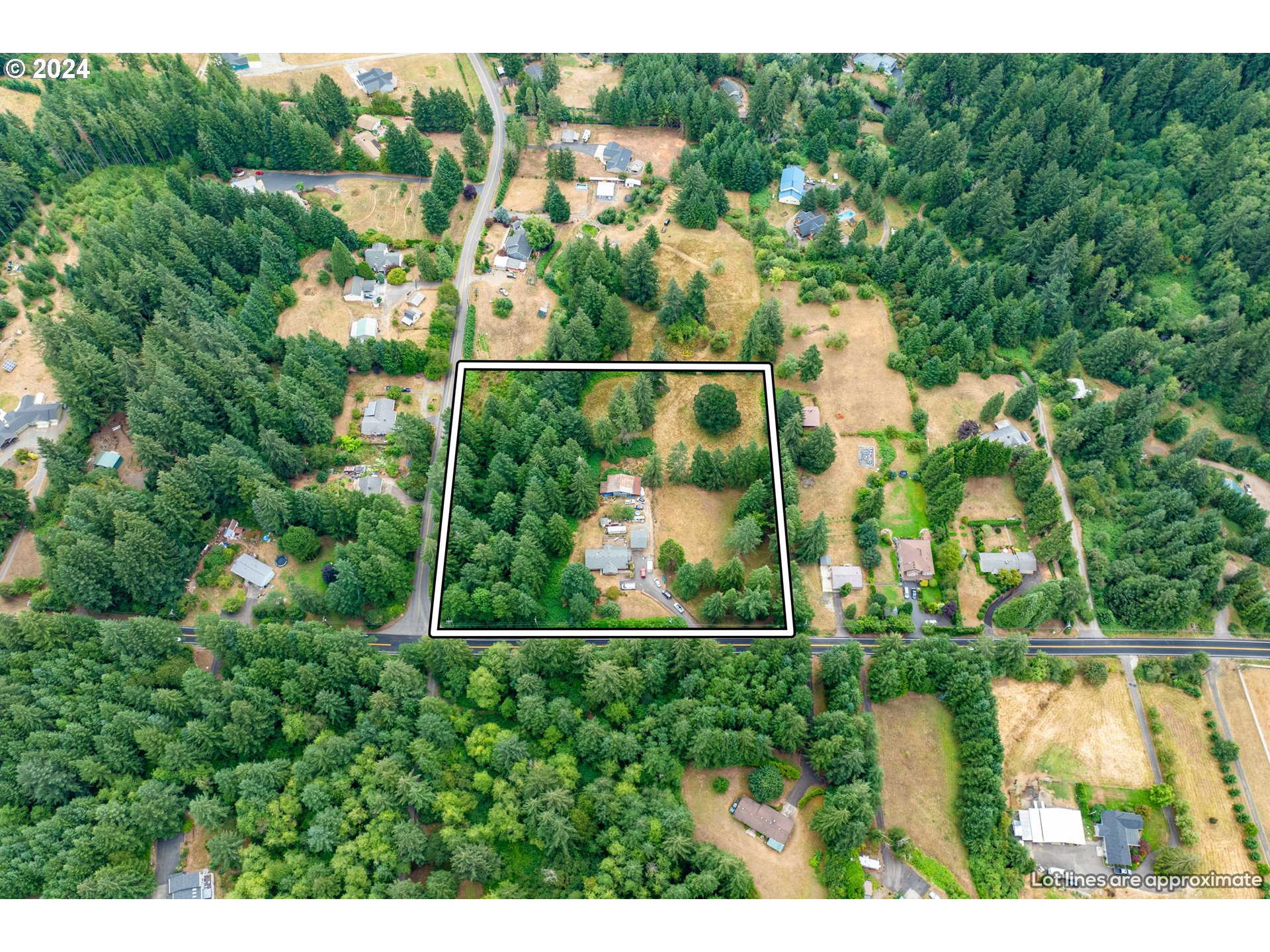 2701 Northeast 292nd Avenue Camas, WA 98607 - Photo 35 of 38 a view of a garden from a balcony