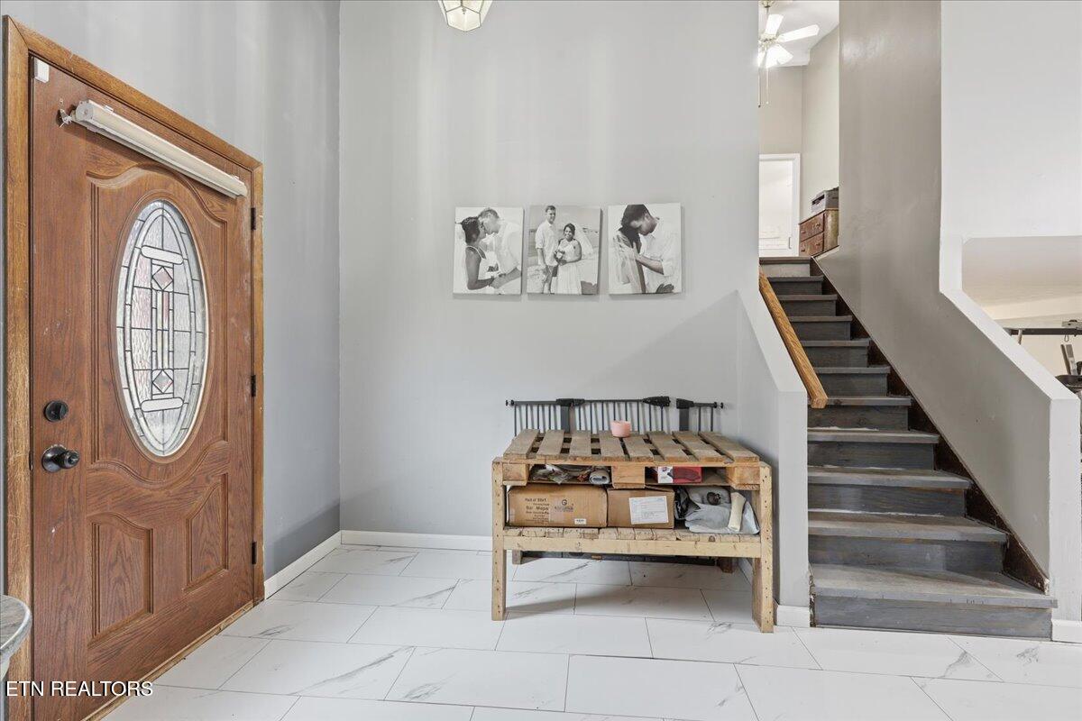 129 Greystone Drive Oak Ridge, TN 37830 - Photo 3 of 30 04-002_7K9A2766