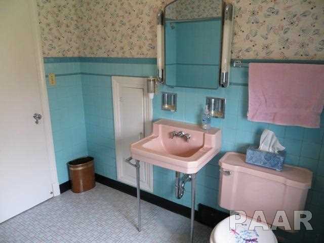 136 East Southgate Road Peoria, IL 61614 - Photo 16 of 24 Gallery Image 16