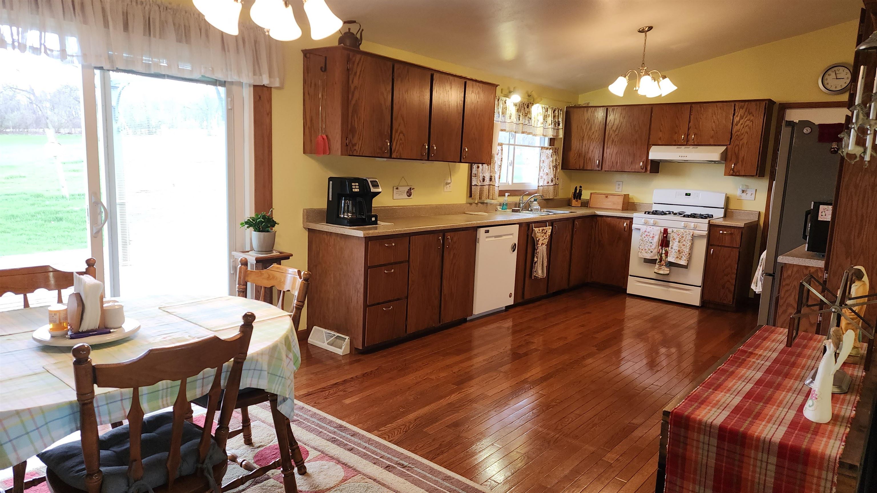 N399 Mt Hope Road Brodhead, WI 53520 - Photo 18 of 37