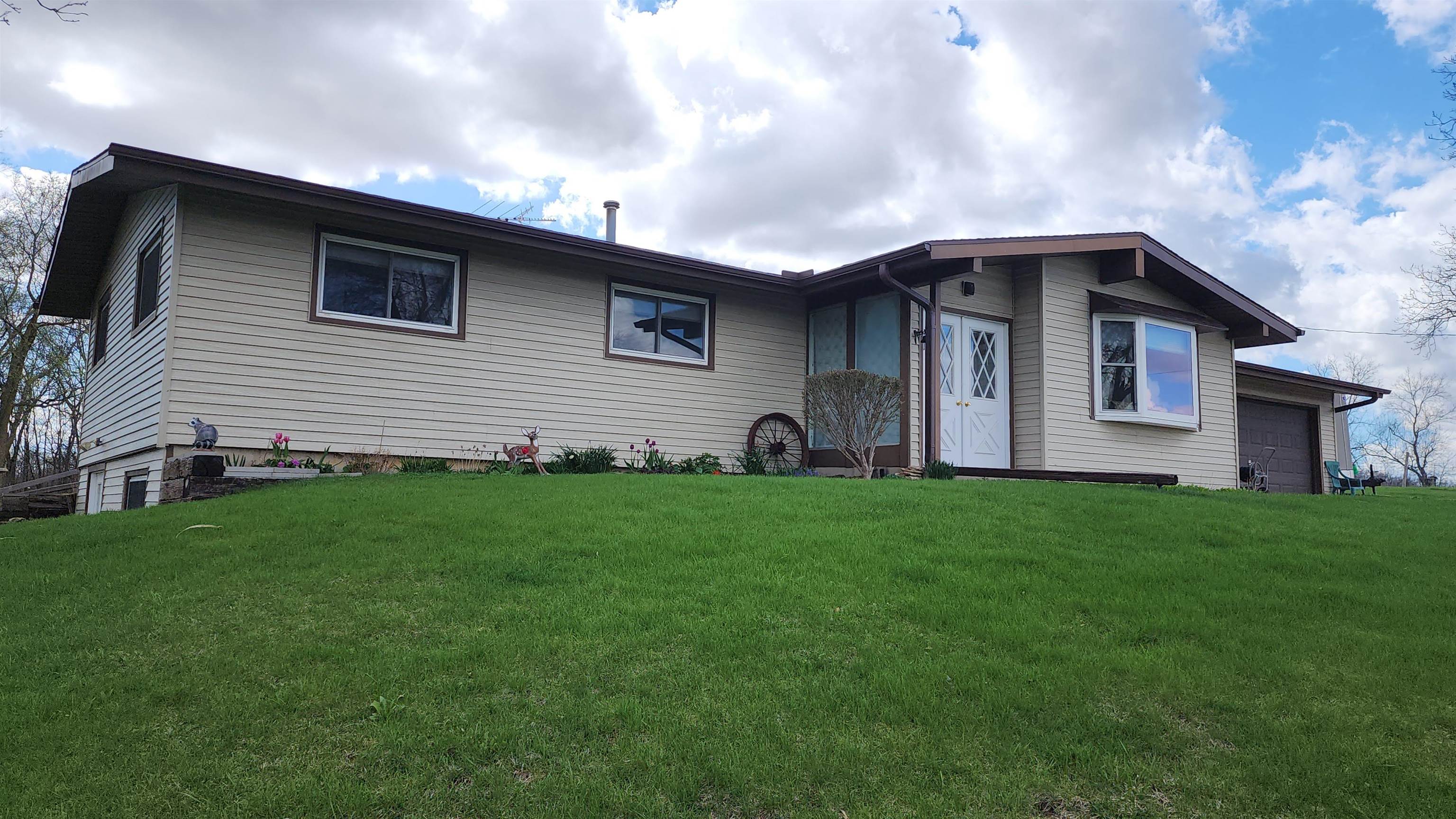 N399 Mt Hope Road Brodhead, WI 53520 - Photo 2 of 37