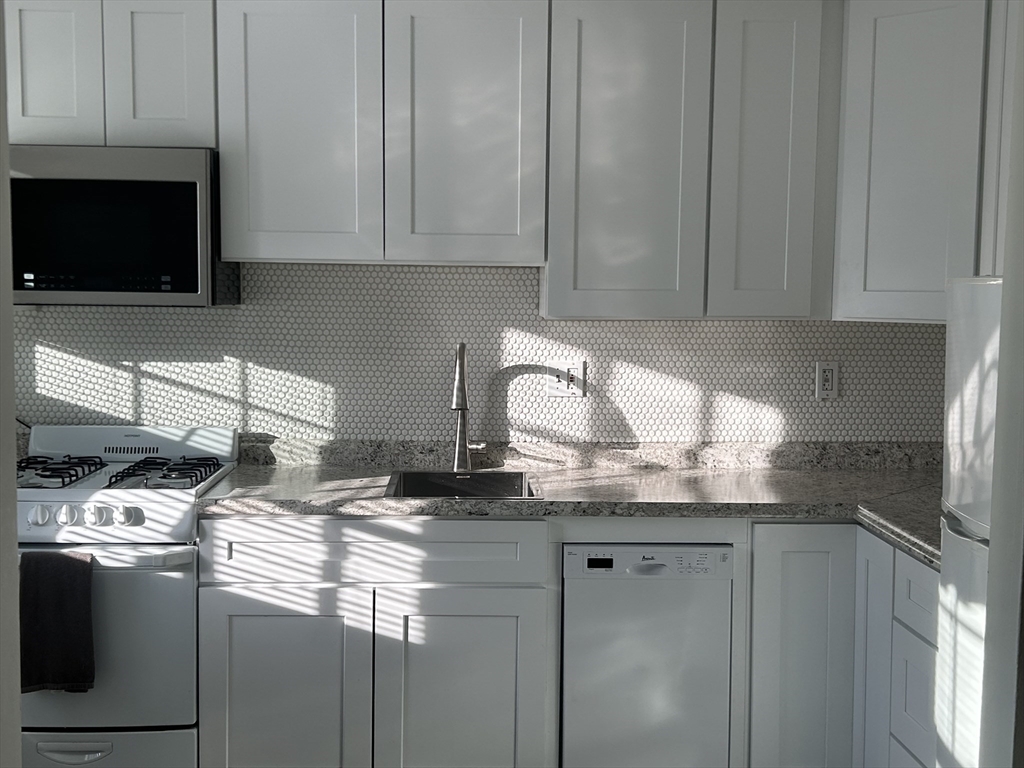 488 Cold Spring Avenue, Unit 488 West Springfield, MA 01089 - Photo 1 of 17 Gallery Image 1