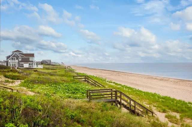 $2,800 | 131 North Shore Boulevard, Unit 2, Sandwich, MA 02537