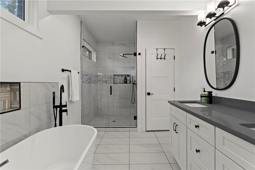 1696 Emerald Avenue Southwest Atlanta, GA 30310 - Photo 19 of 36