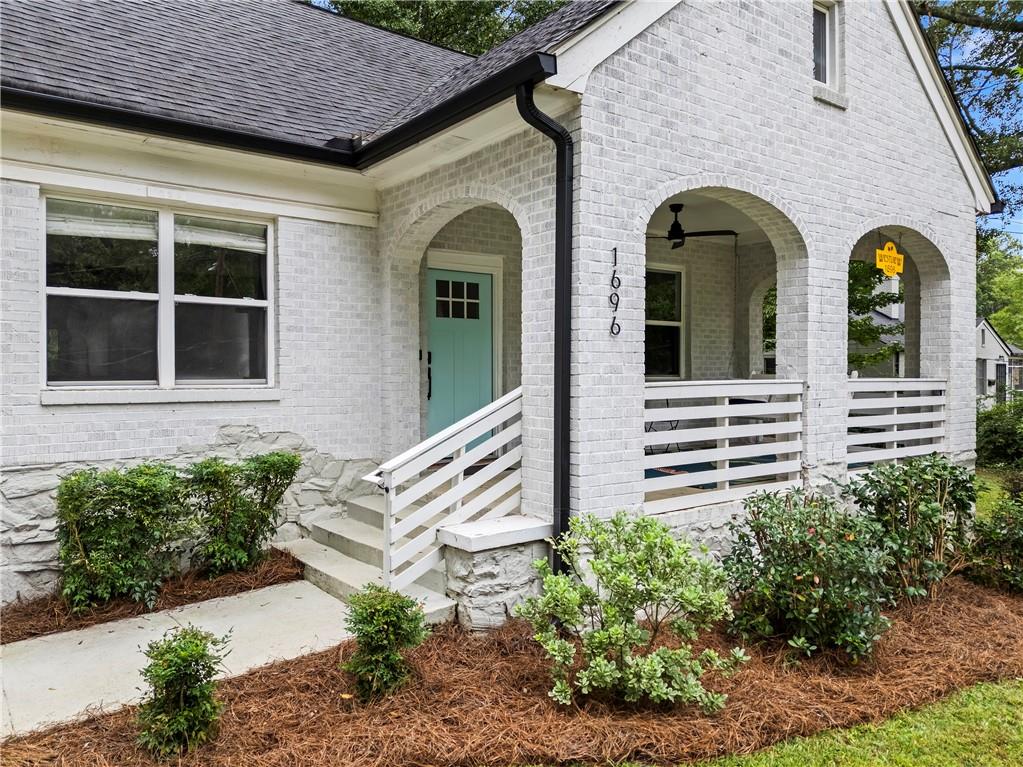 1696 Emerald Avenue Southwest Atlanta, GA 30310 - Photo 2 of 36