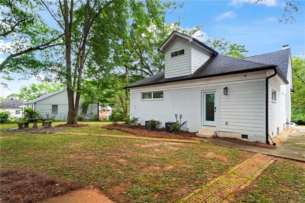 1696 Emerald Avenue Southwest Atlanta, GA 30310 - Photo 30 of 36