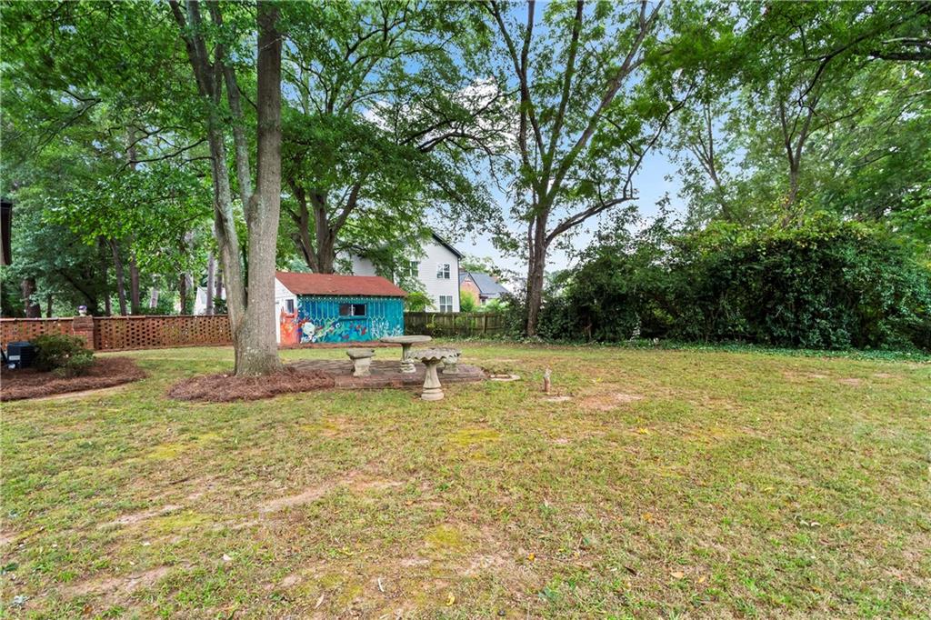 1696 Emerald Avenue Southwest Atlanta, GA 30310 - Photo 31 of 36