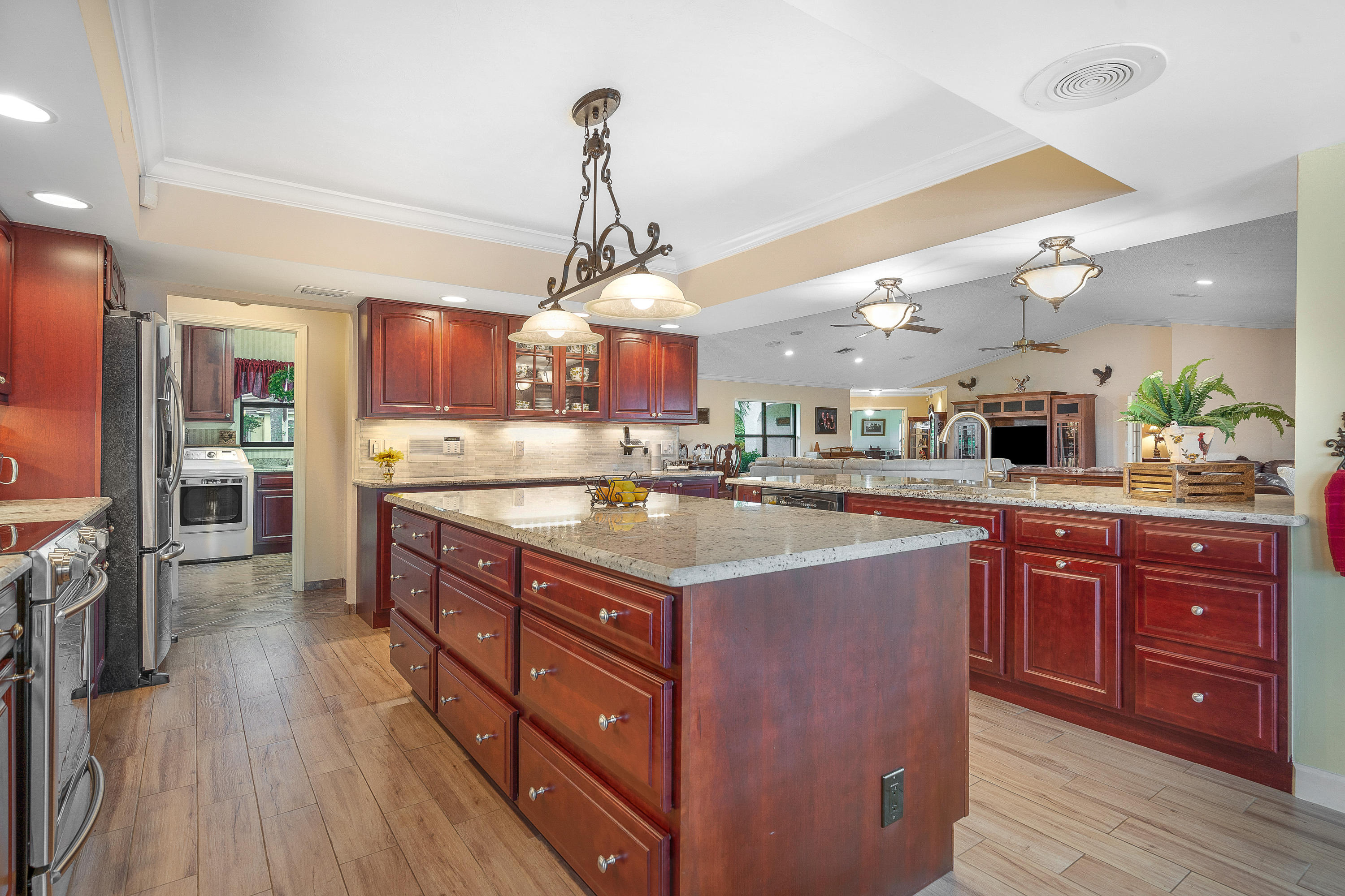 9016 Perth Road Lake Worth, FL 33467 - Photo 16 of 36 Beautiful Island with pullouts