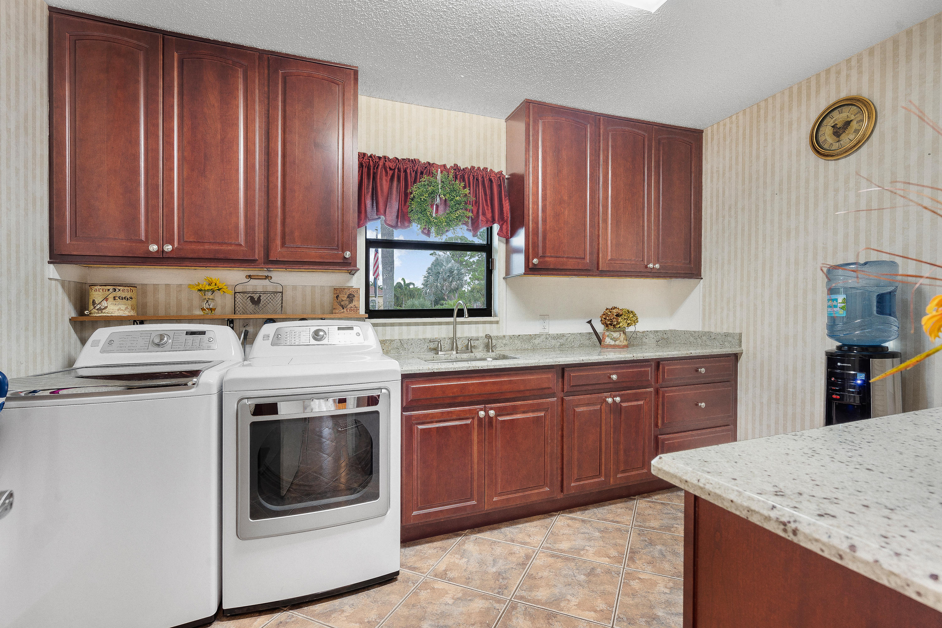 9016 Perth Road Lake Worth, FL 33467 - Photo 18 of 36 Extra large laundry room just updated