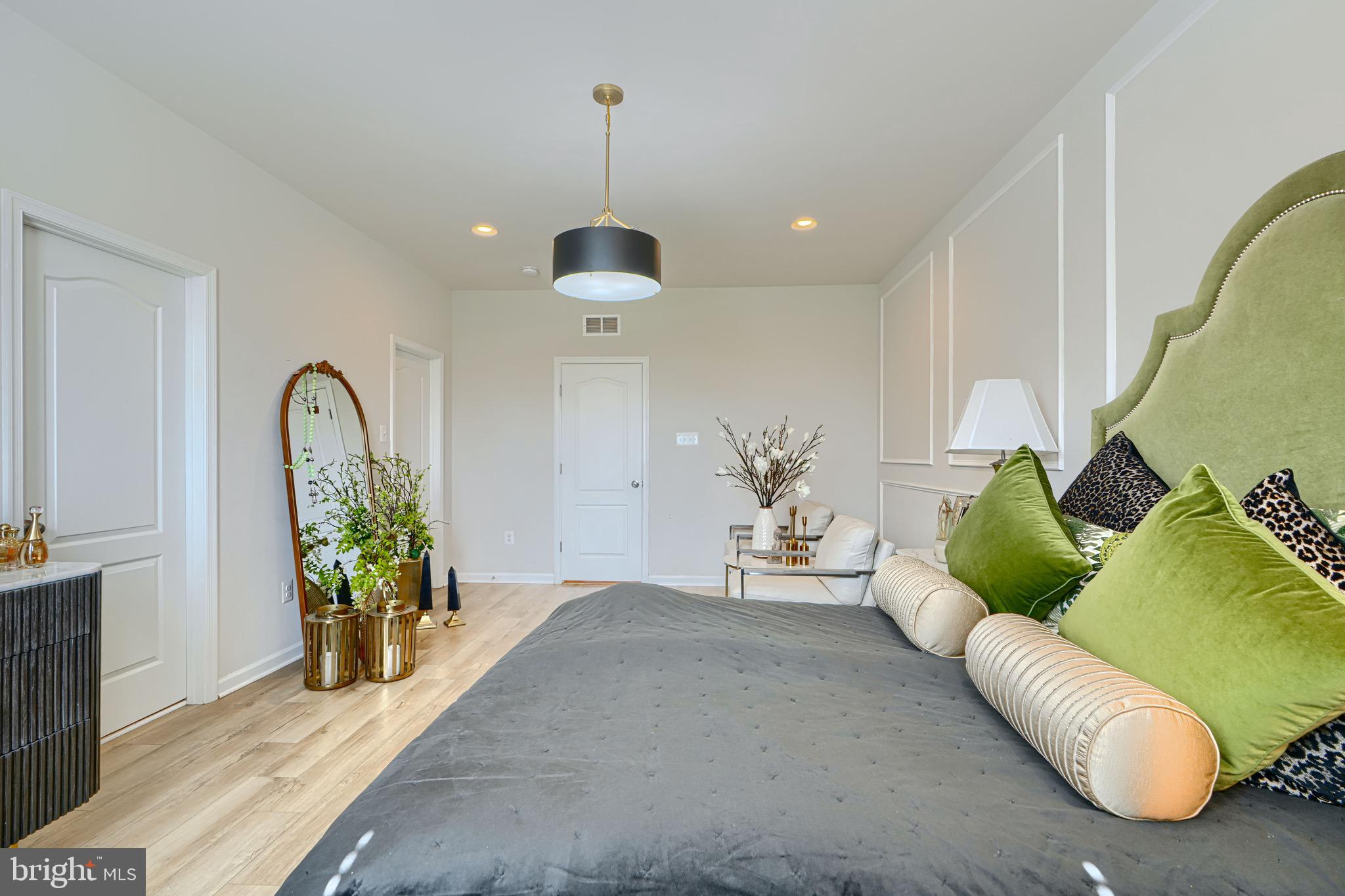 1324 Ricketts Road Frederick, MD 21702 - Photo 43 of 49 a living room with furniture