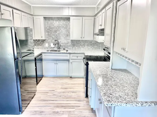 $1,700 | 5512 12th Street, Lubbock, TX 79416
