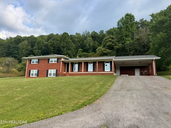 $347,500 | 115 Red Oak Lane, New Tazewell, TN 37825