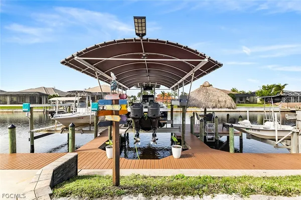 $3,900 | 302 Northwest 32nd Place, Cape Coral, FL 33993