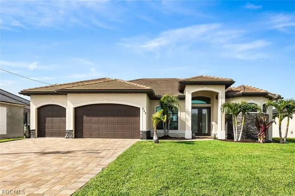 $3,900 | 302 Northwest 32nd Place, Cape Coral, FL 33993