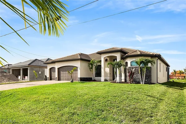 $3,900 | 302 Northwest 32nd Place, Cape Coral, FL 33993