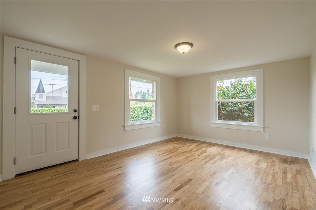 2020 Hoag Road Mount Vernon, WA 98273 - Photo 3 of 25 Gallery Image 3