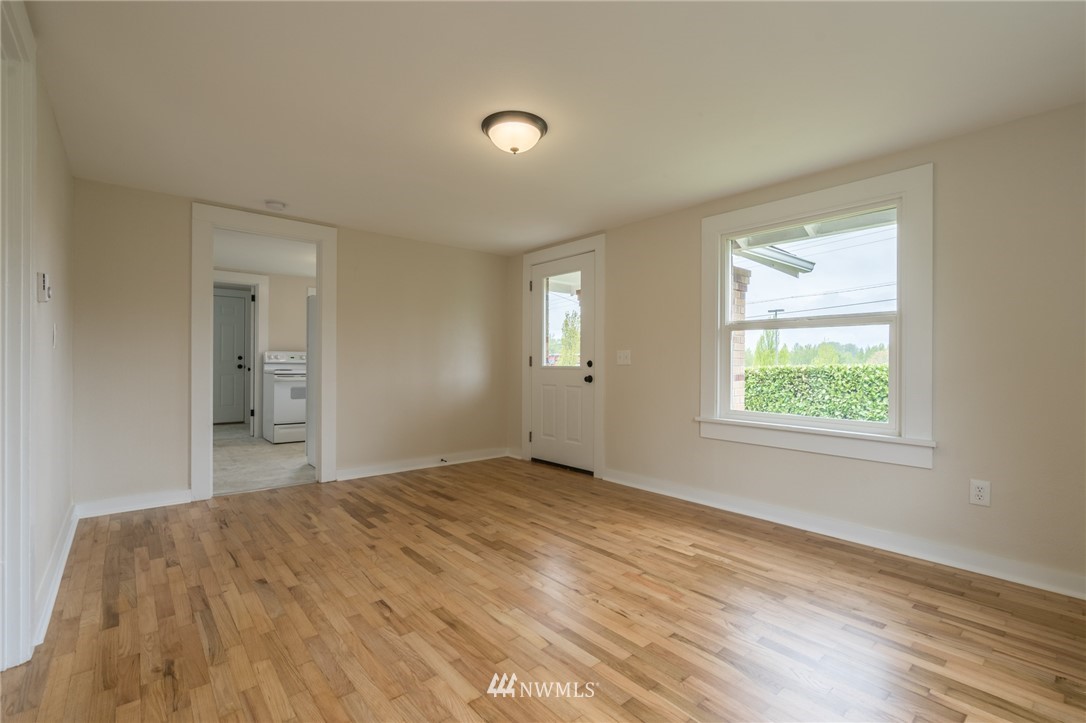 2020 Hoag Road Mount Vernon, WA 98273 - Photo 4 of 25 Gallery Image 4