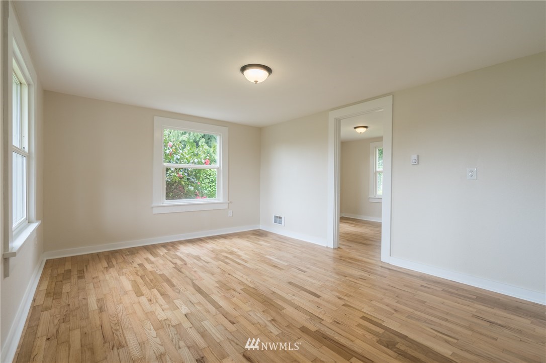 2020 Hoag Road Mount Vernon, WA 98273 - Photo 5 of 25 Gallery Image 5