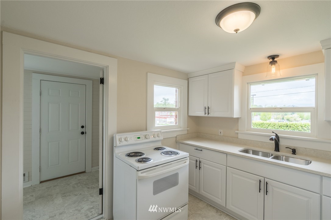 2020 Hoag Road Mount Vernon, WA 98273 - Photo 8 of 25 Gallery Image 8