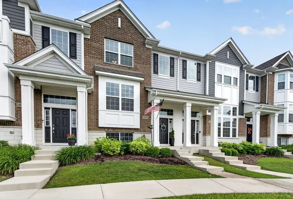 $399,900 | 14016 South Sheridan Trail, Homer Glen, IL 60491