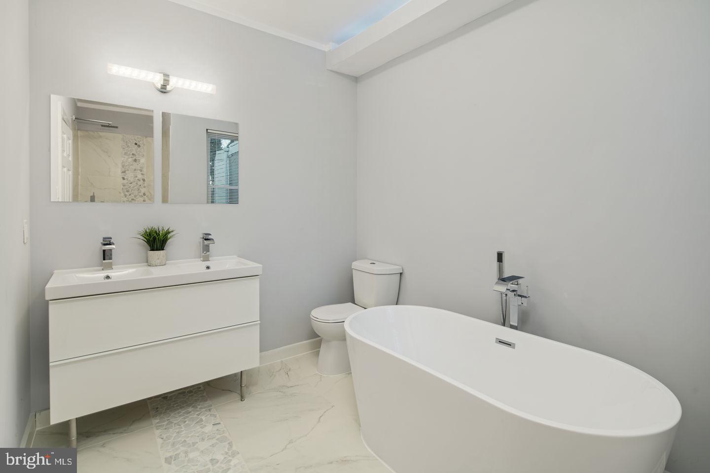2040 Tasker Street Philadelphia, PA 19145 - Photo 14 of 24 Gallery Image 14