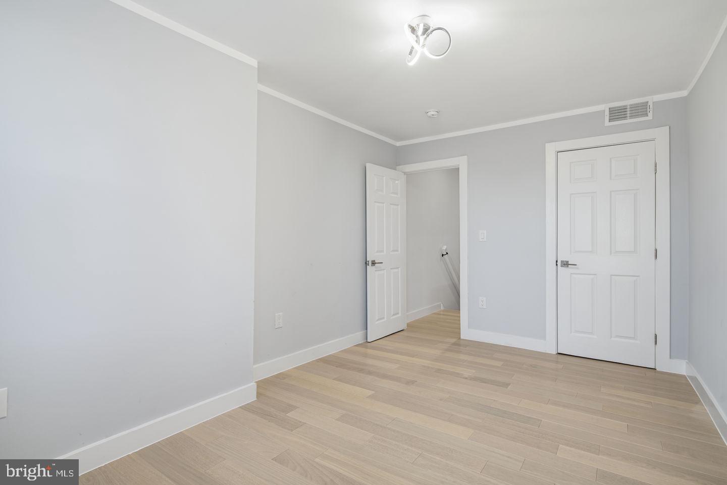 2040 Tasker Street Philadelphia, PA 19145 - Photo 17 of 24 Gallery Image 17