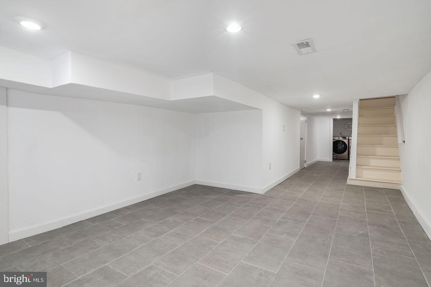 2040 Tasker Street Philadelphia, PA 19145 - Photo 19 of 24 Gallery Image 19
