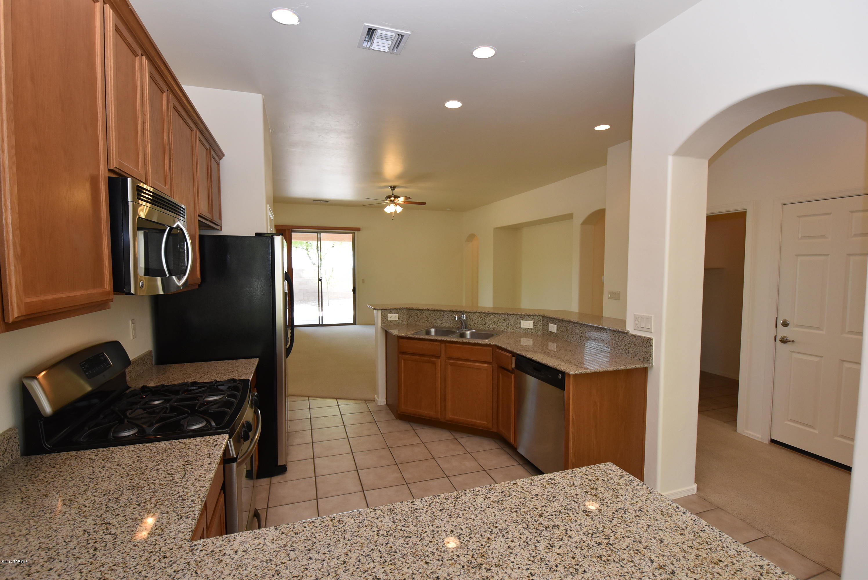 12823 Bloomington Loop Tucson, AZ 85755 - Photo 8 of 39