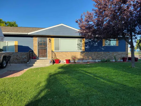 $350,000 | 301 North 15th Street East, Riverton, WY 82501