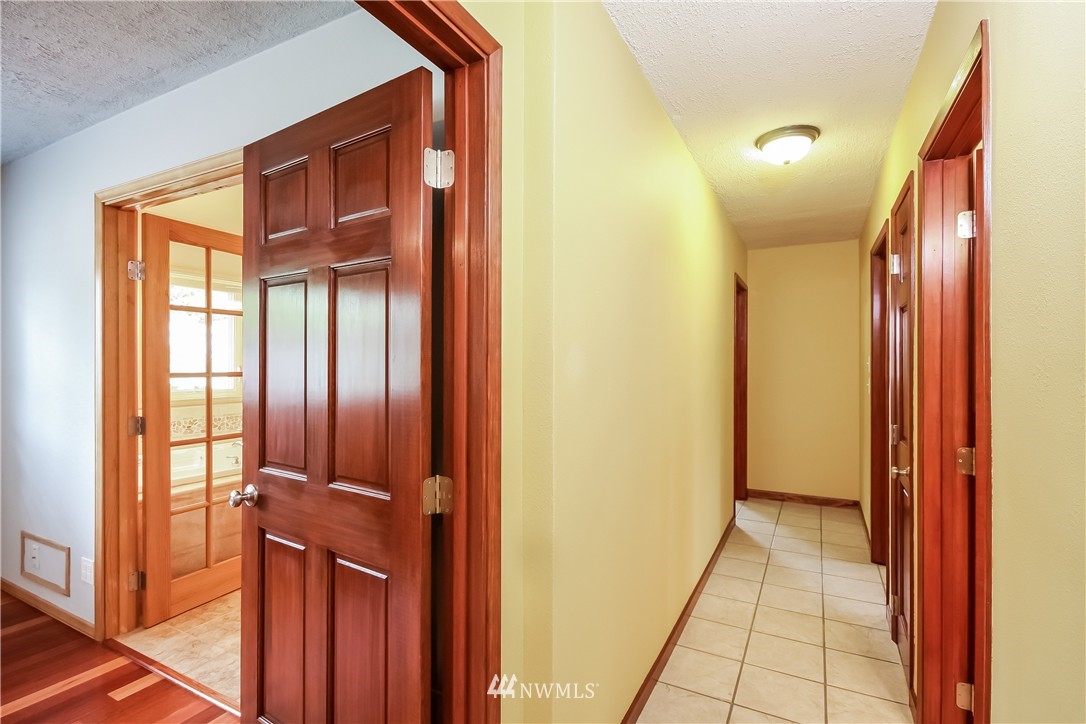 2600 Northeast 9th Street Renton, WA 98056 - Photo 15 of 21 Gallery Image 15