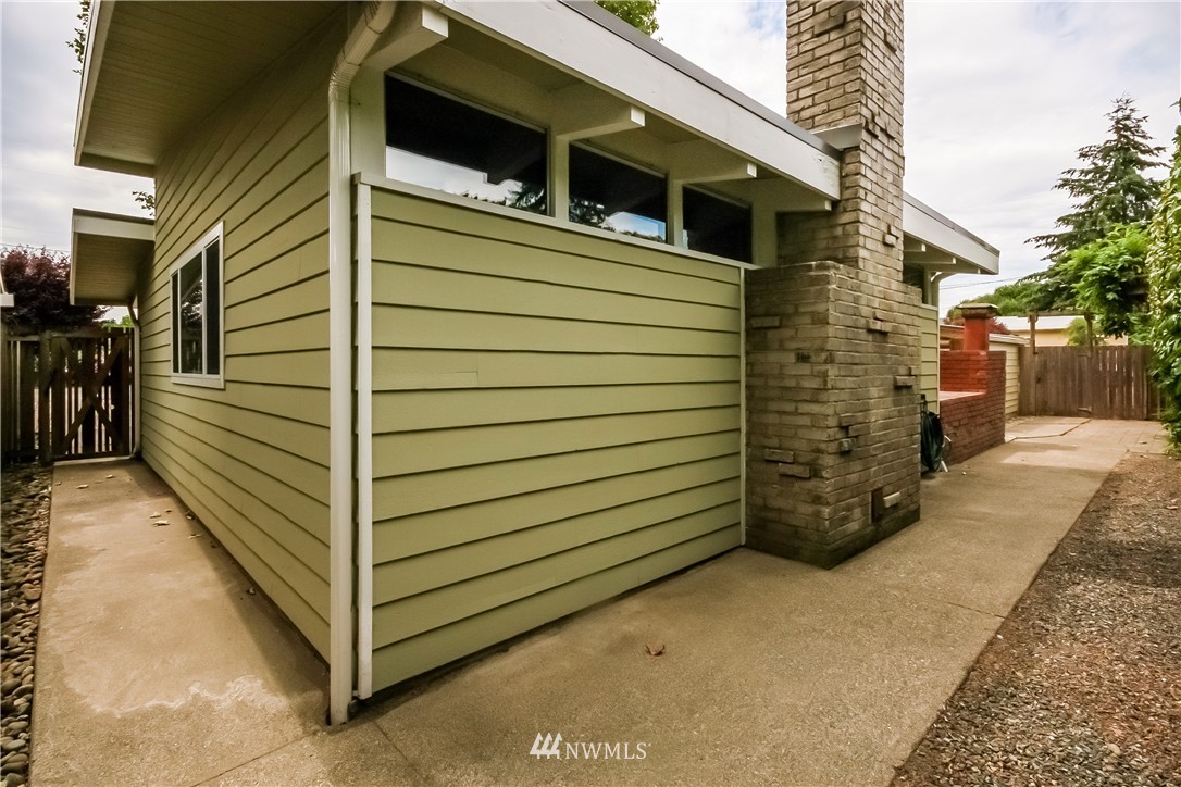 2600 Northeast 9th Street Renton, WA 98056 - Photo 19 of 21 Gallery Image 19