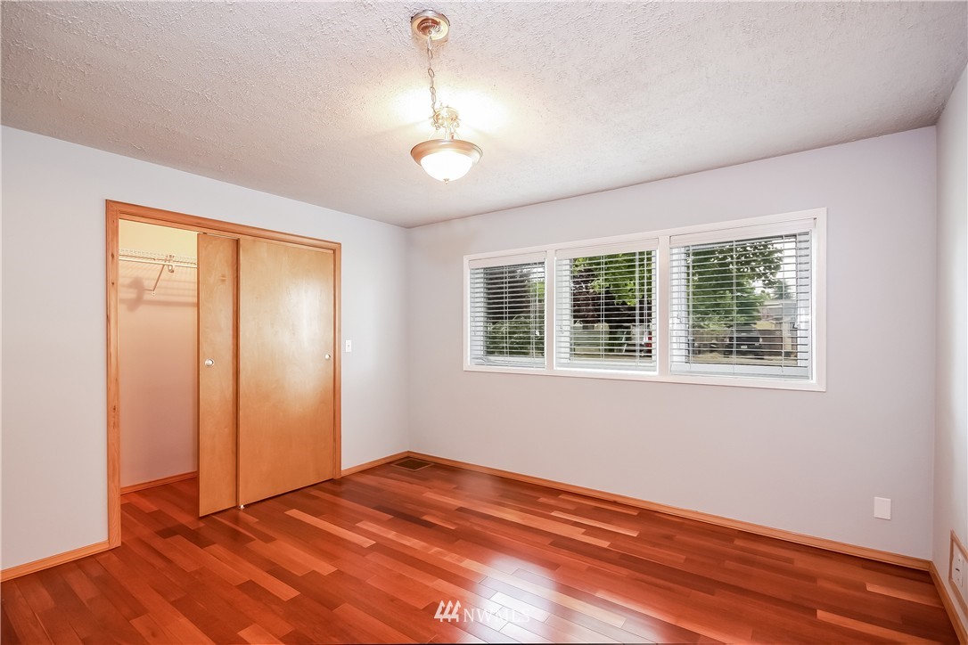 2600 Northeast 9th Street Renton, WA 98056 - Photo 7 of 21 Gallery Image 7