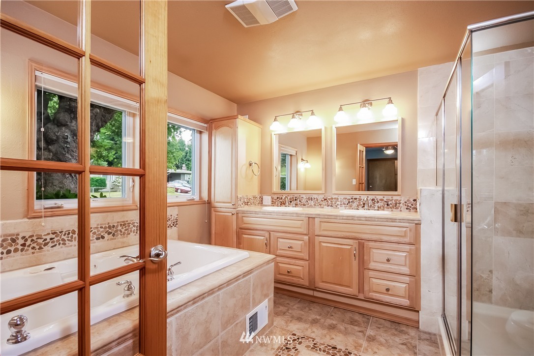 2600 Northeast 9th Street Renton, WA 98056 - Photo 8 of 21 Gallery Image 8