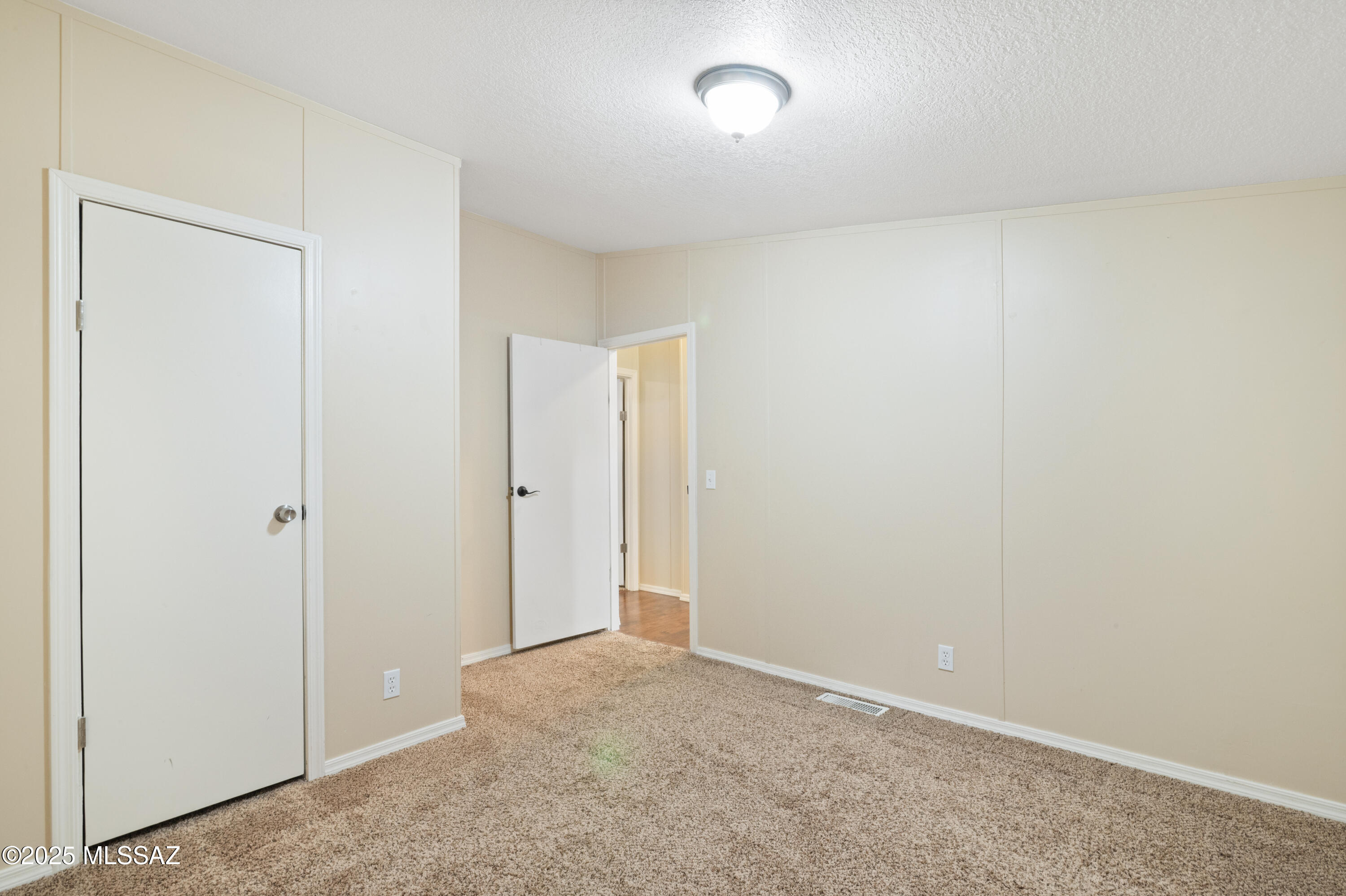 6205 East Rough Rock Drive Tucson, AZ 85756 - Photo 18 of 30 a view of an empty room