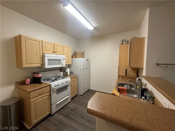 $1,225 | 8250 North Grand Canyon Drive, Unit 2155, Las Vegas, NV 89166