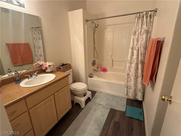 $1,225 | 8250 North Grand Canyon Drive, Unit 2155, Las Vegas, NV 89166
