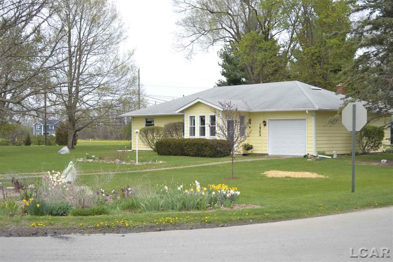1503 West Valley Road Adrian, MI 49221 - Photo 1 of 19 31241424.JPG