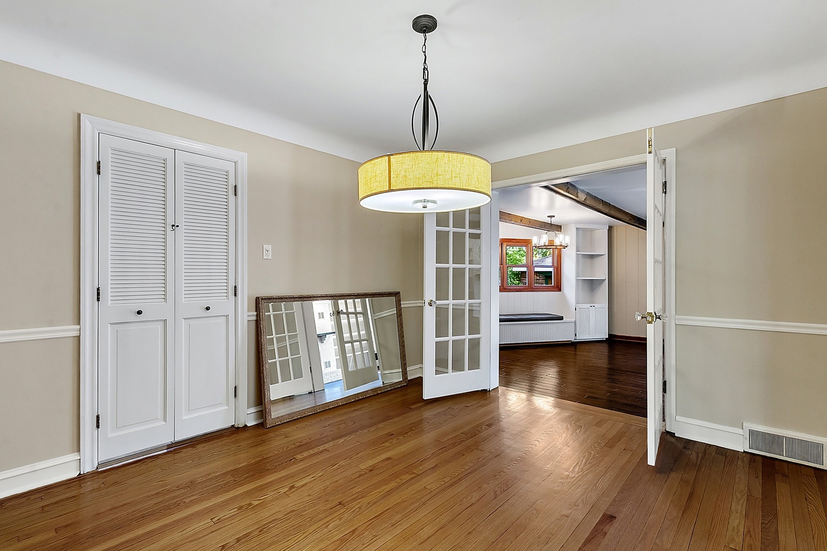 728 Arlington Road Riverside, IL 60546 - Photo 8 of 33